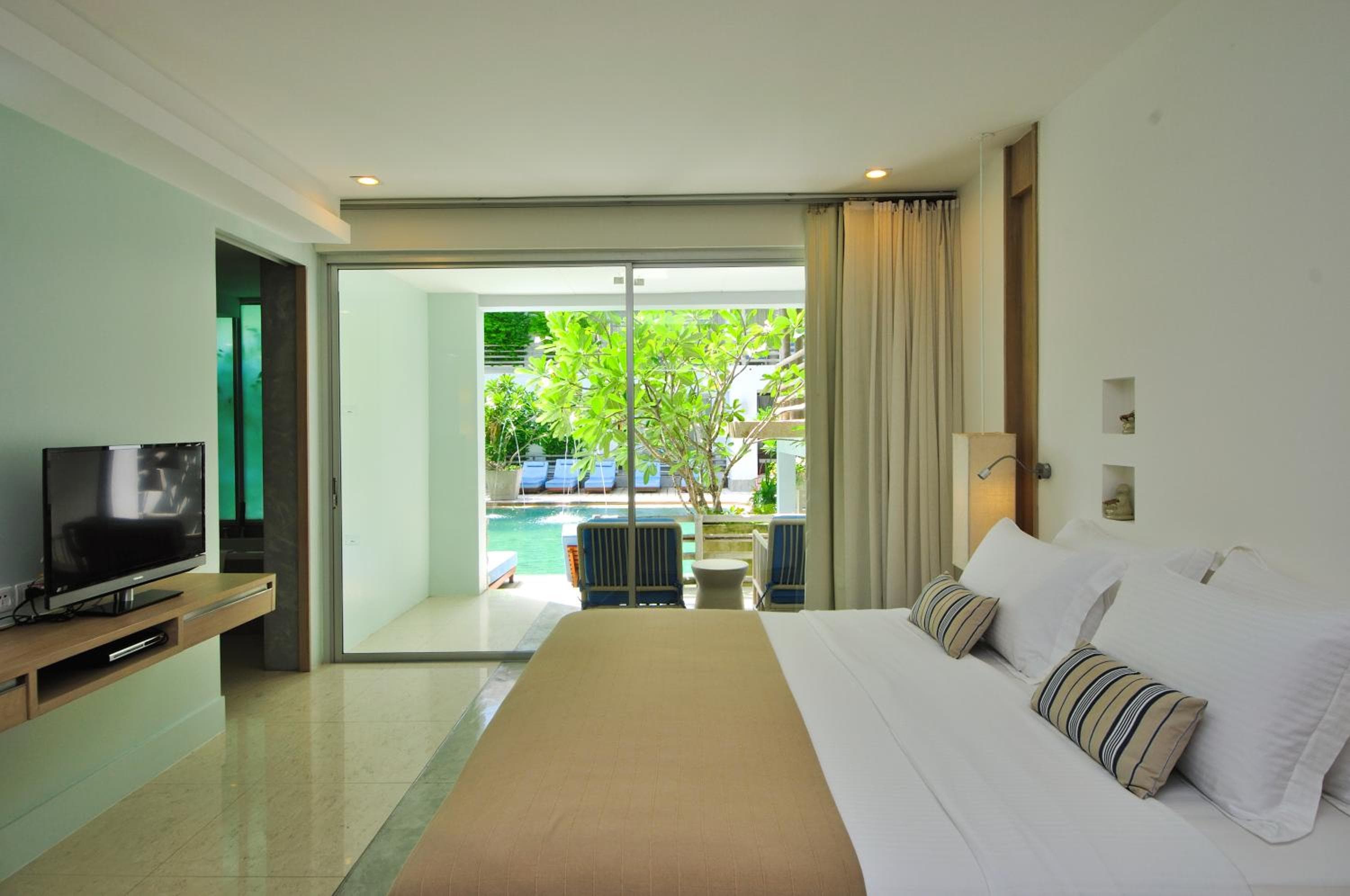Ramada by Wyndham Phuket Southsea photo 2