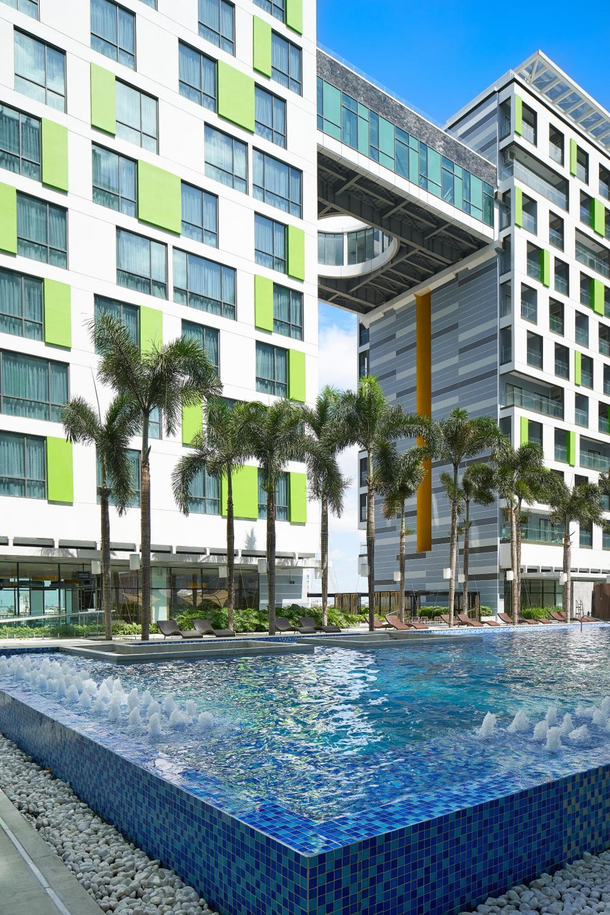 Holiday Inn & Suites Saigon Airport by IHG photo 3