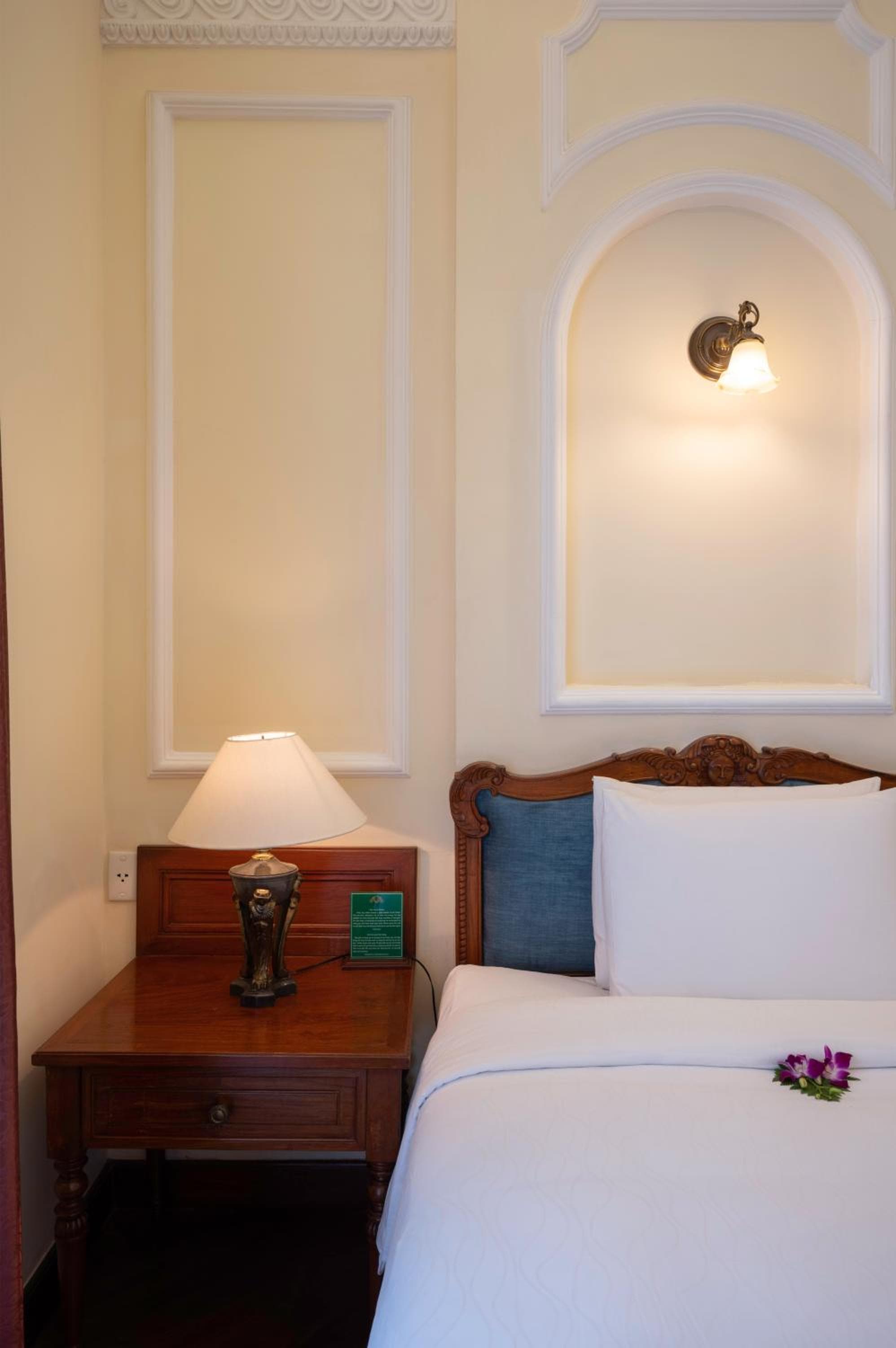 Hotel Majestic Saigon photo 2