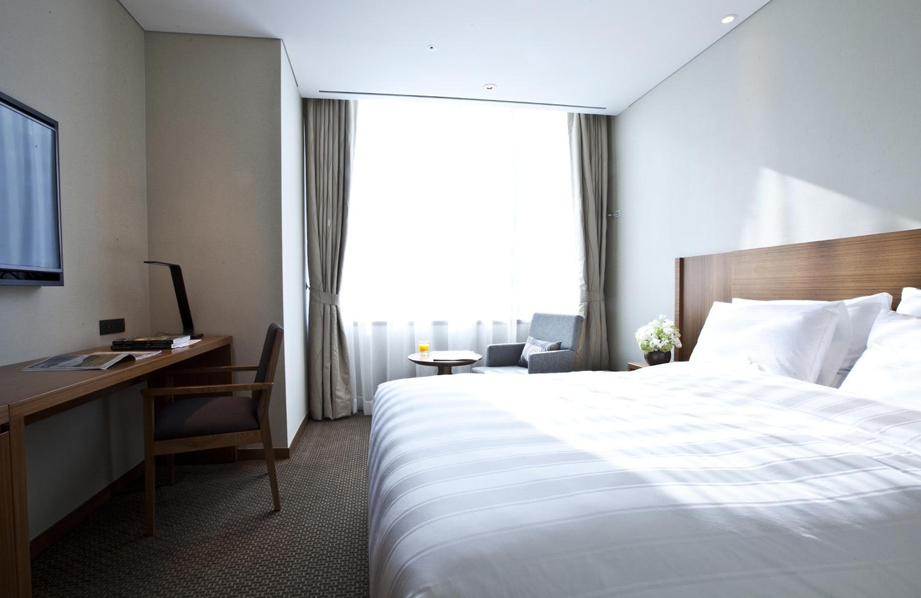 LOTTE CITY HOTEL Myeongdong photo 4