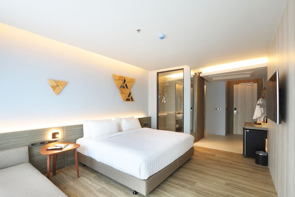 The Signature Hotel Airport photo 2