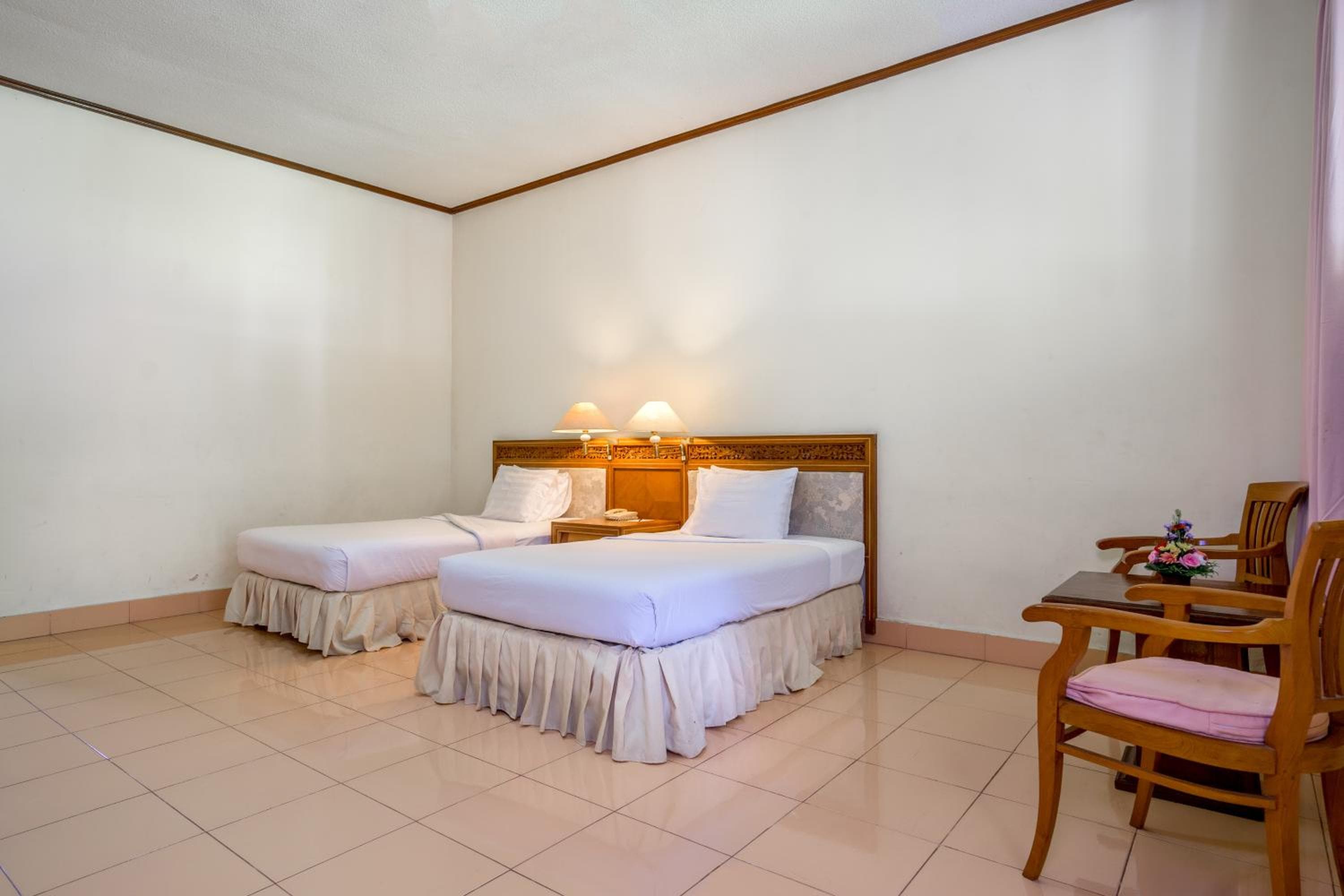 Standard Twin Room with Garden View