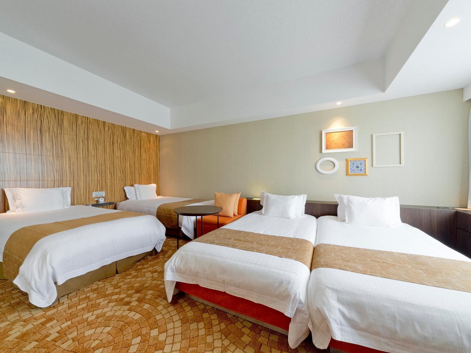 Deluxe Quadruple Room - Non-Smoking