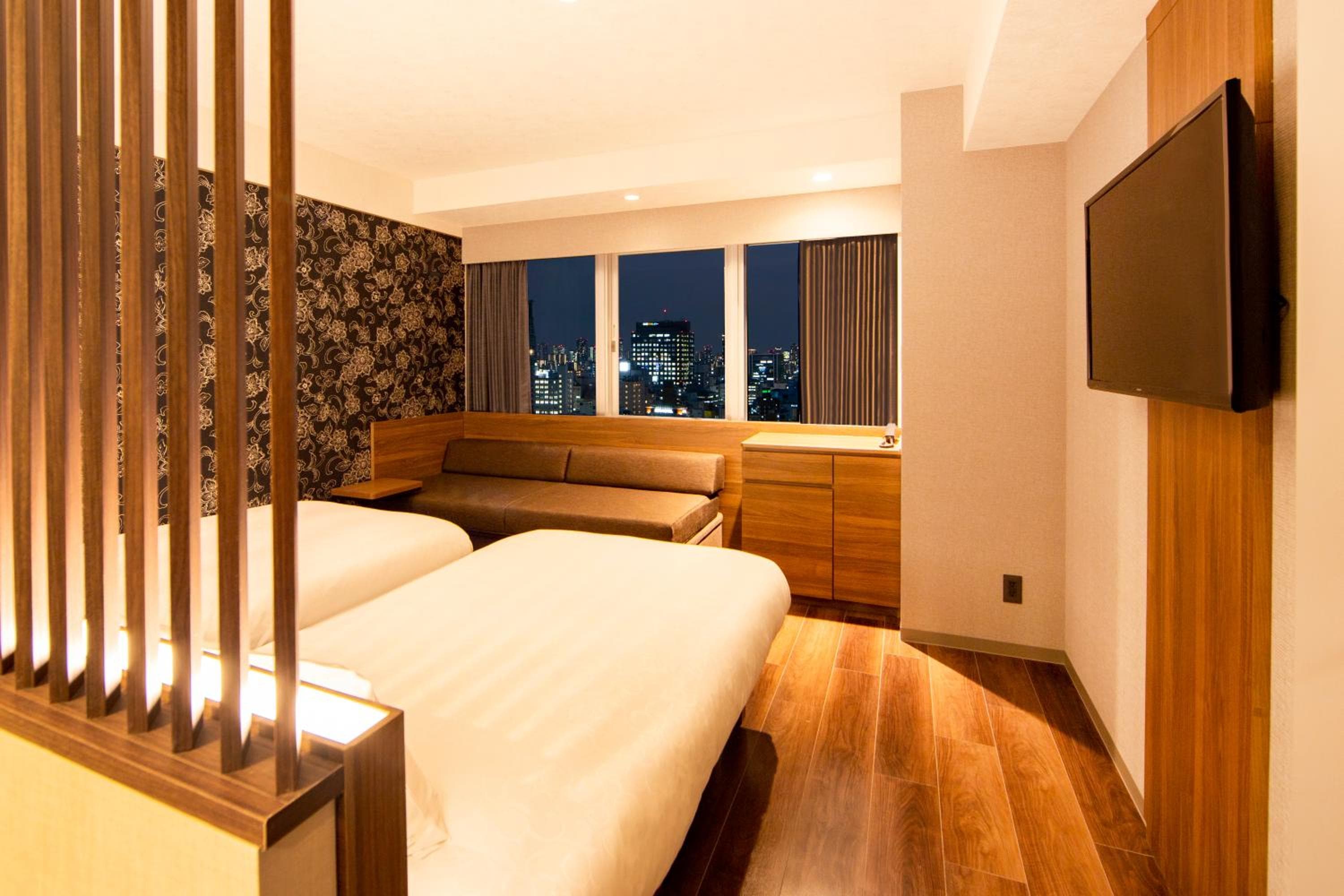 High Floor Superior Twin with Sofa Bed