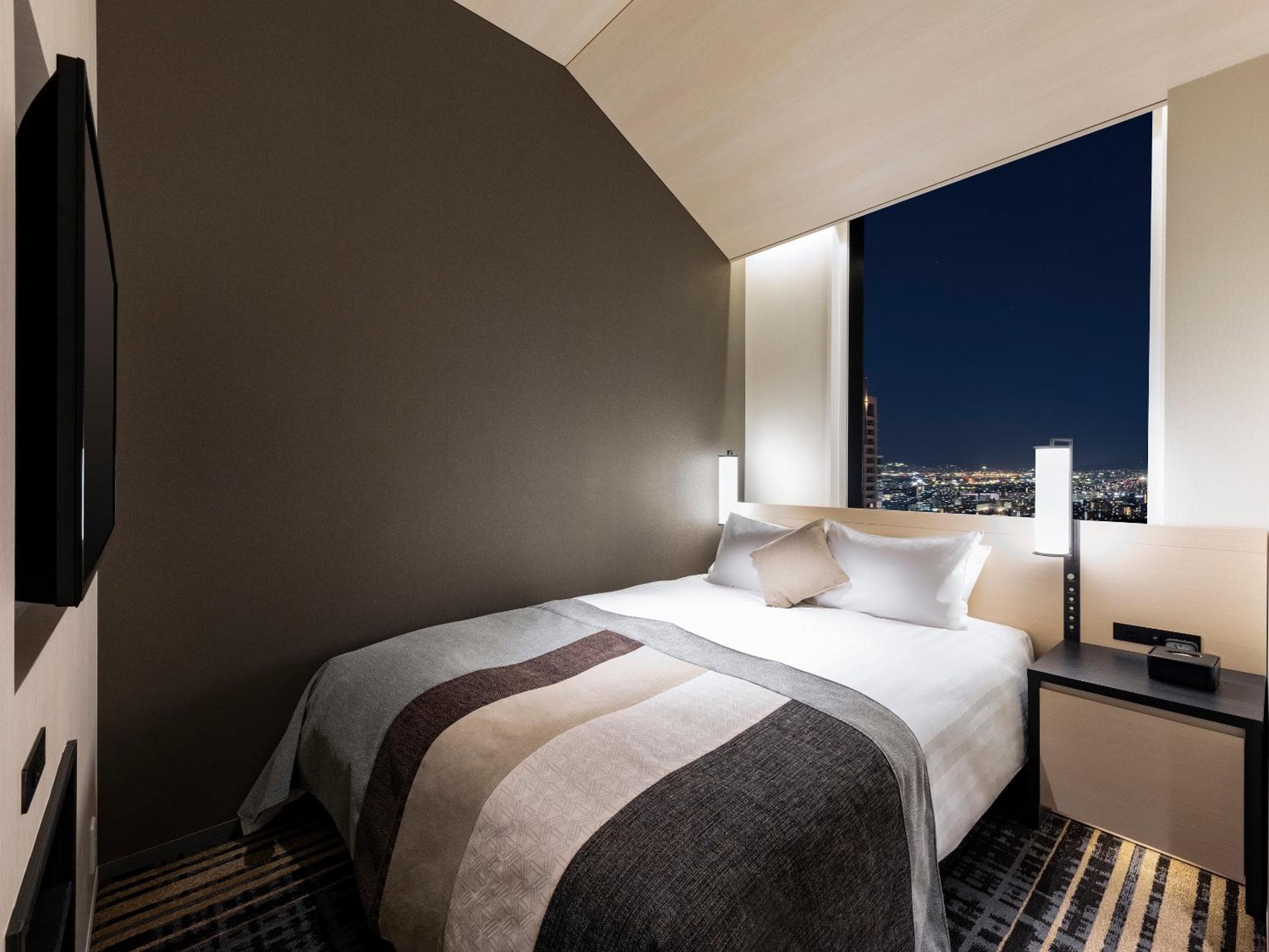Double Room (30th Floor and above) - Non-Smoking
