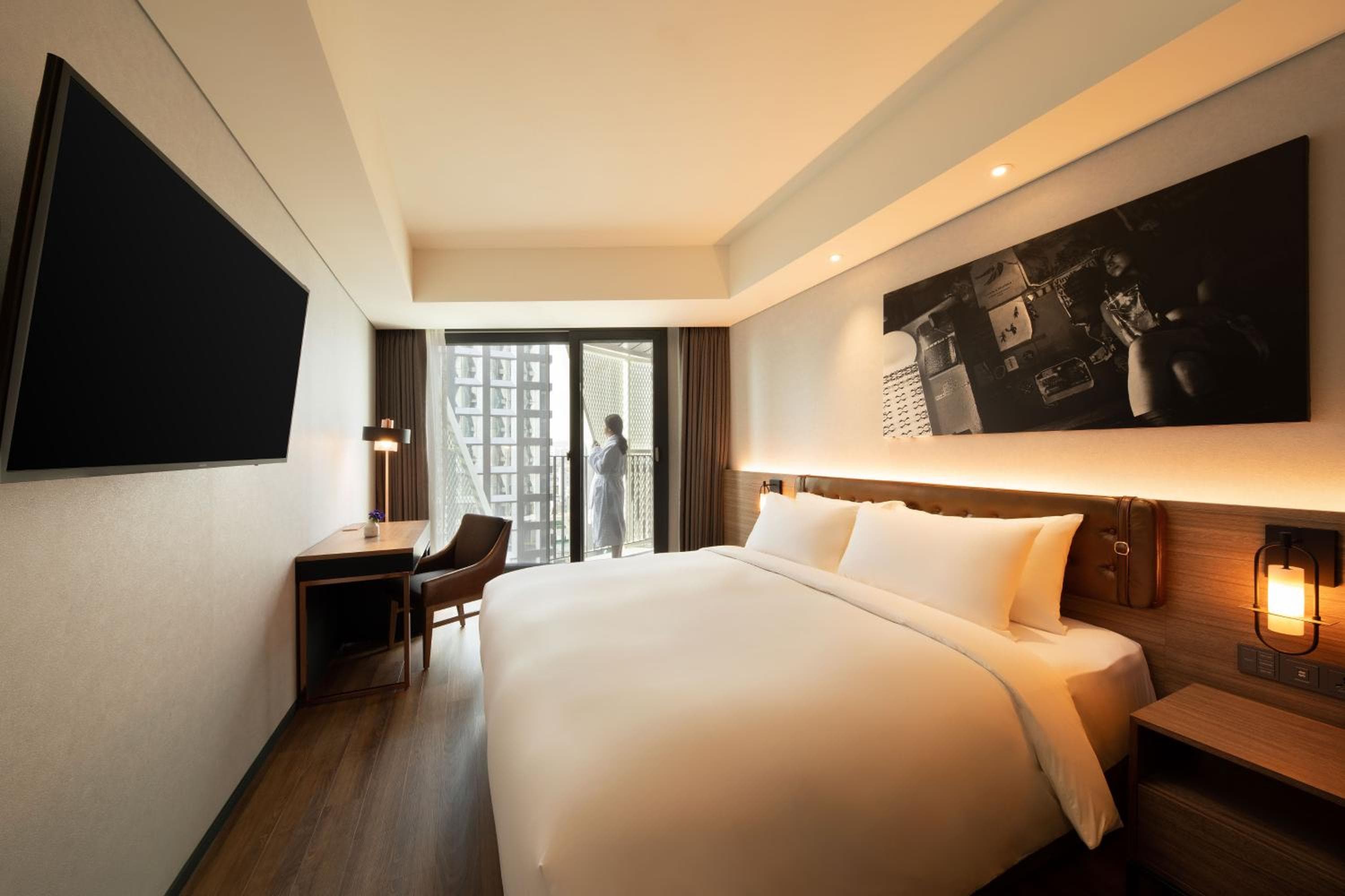 Superior Deluxe King Room With Balcony