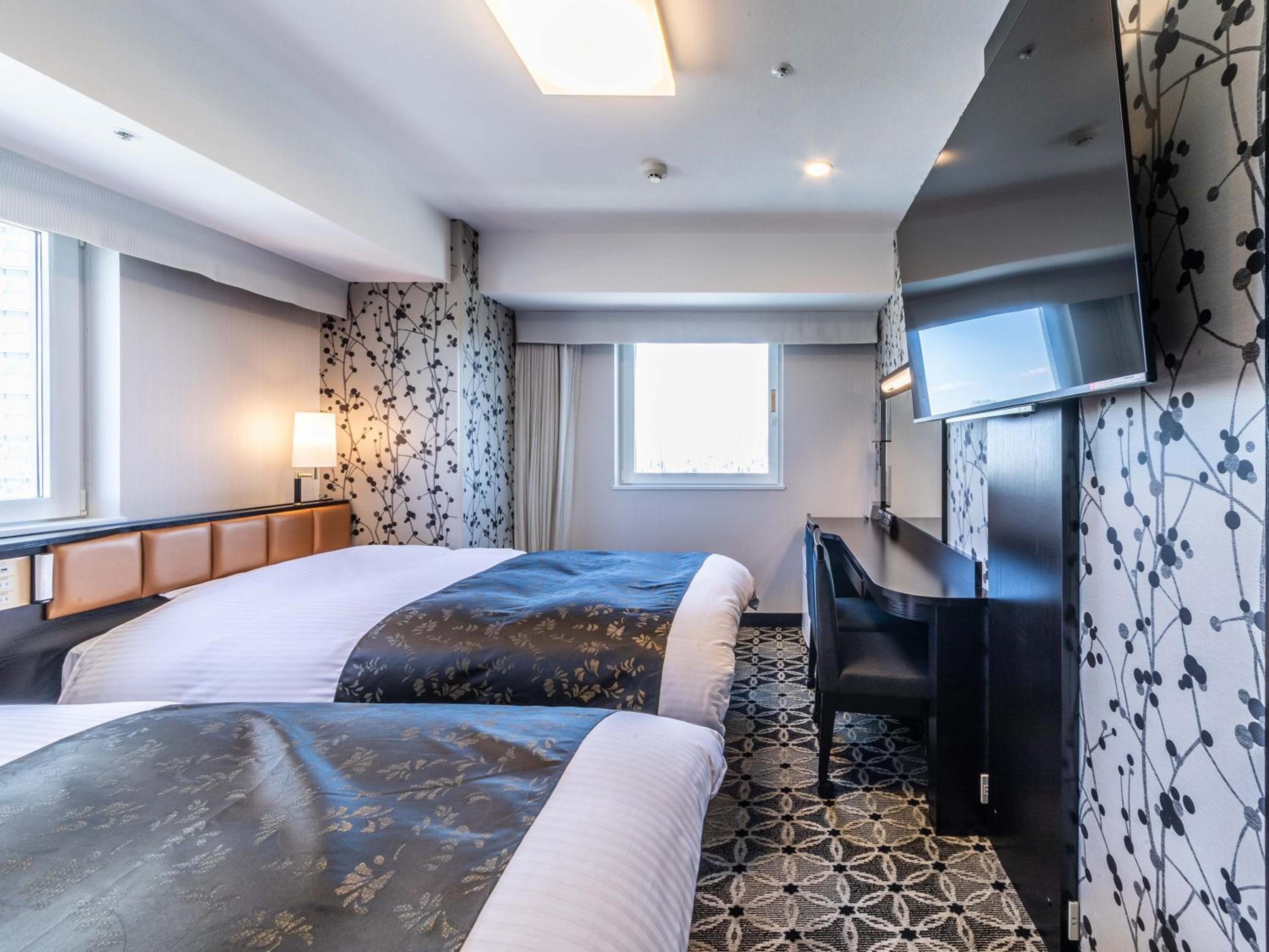 Corner Twin Room-Non-Smoking With Bathroom And Toilet/Non-Smoking Western Style Twin Bed With Plan % Off! Room Only