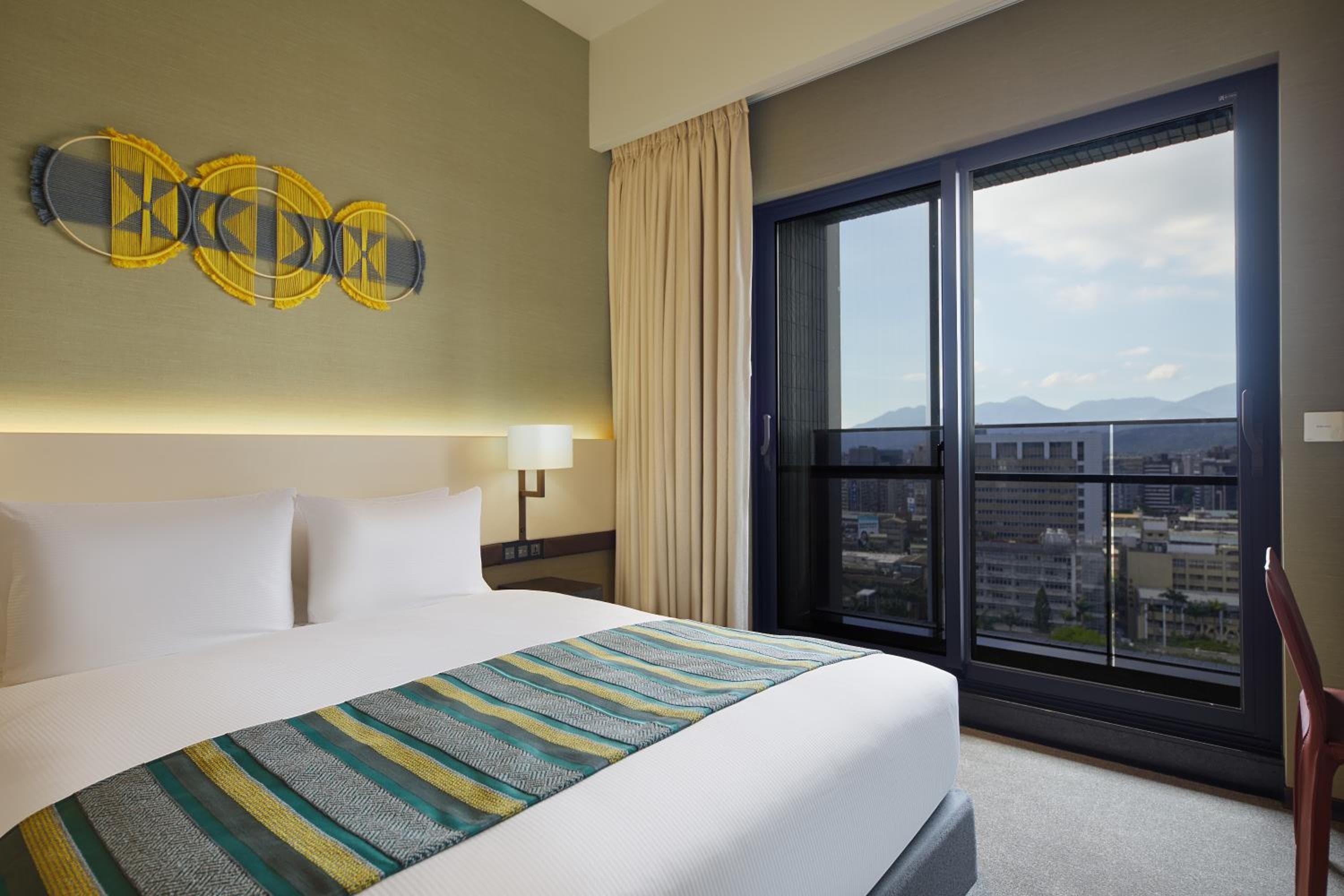 Standard, 1 bed Queen, with balcony