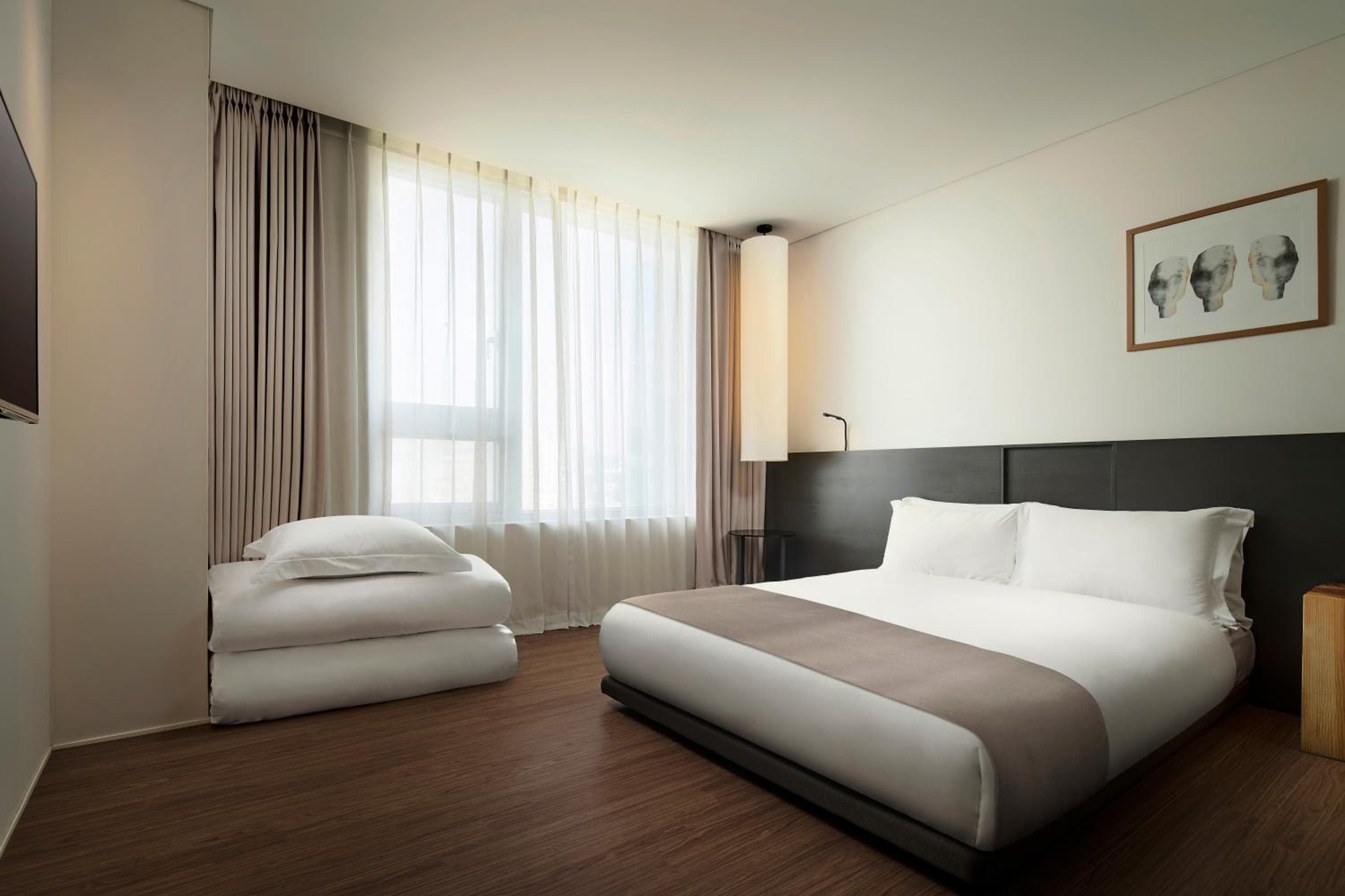 korean-style deluxe double room(City view)