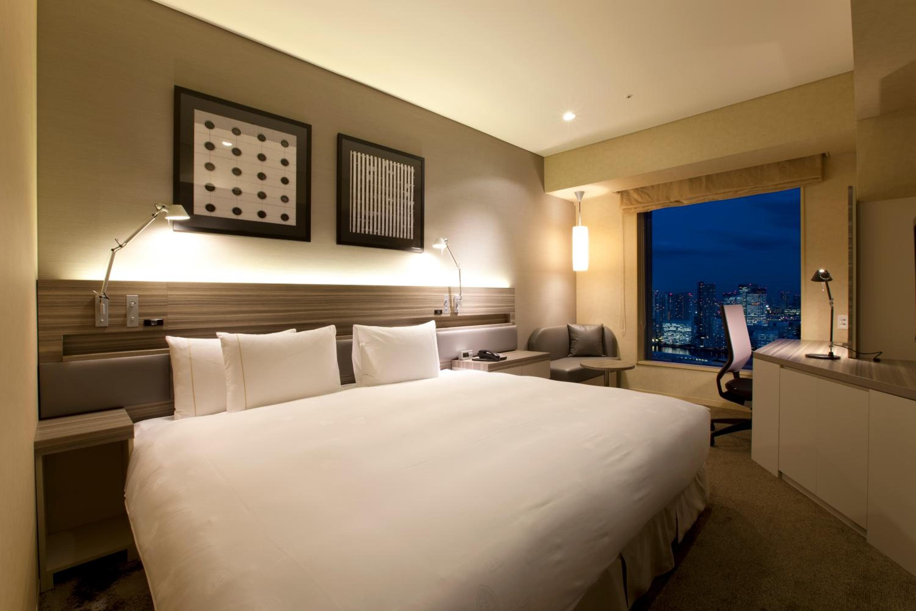 Premium Floor King Room with Lounge Access