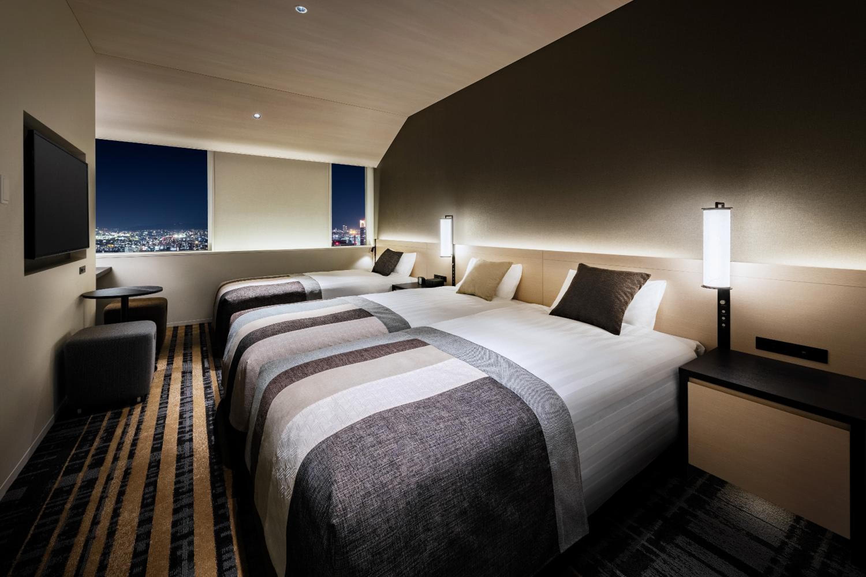 Deluxe Triple Room (30th Floor and above) - Non-Smoking