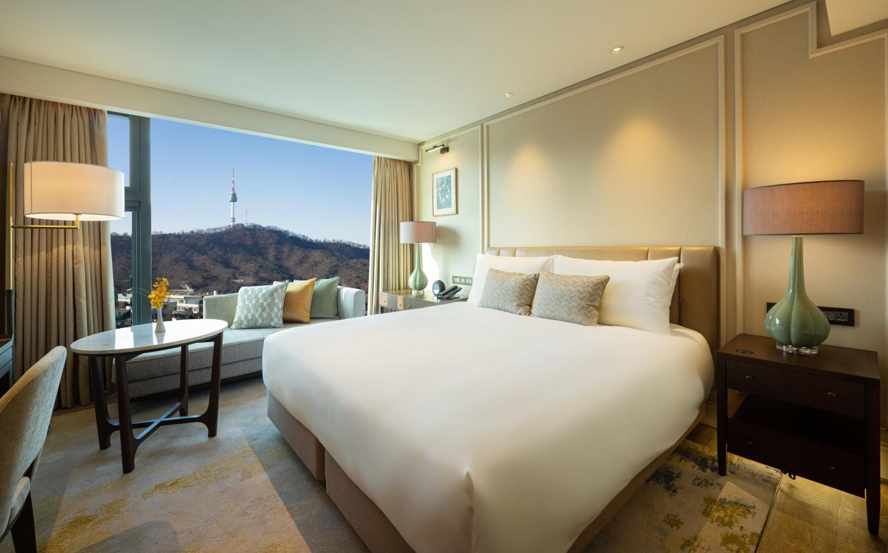 Deluxe King Room
