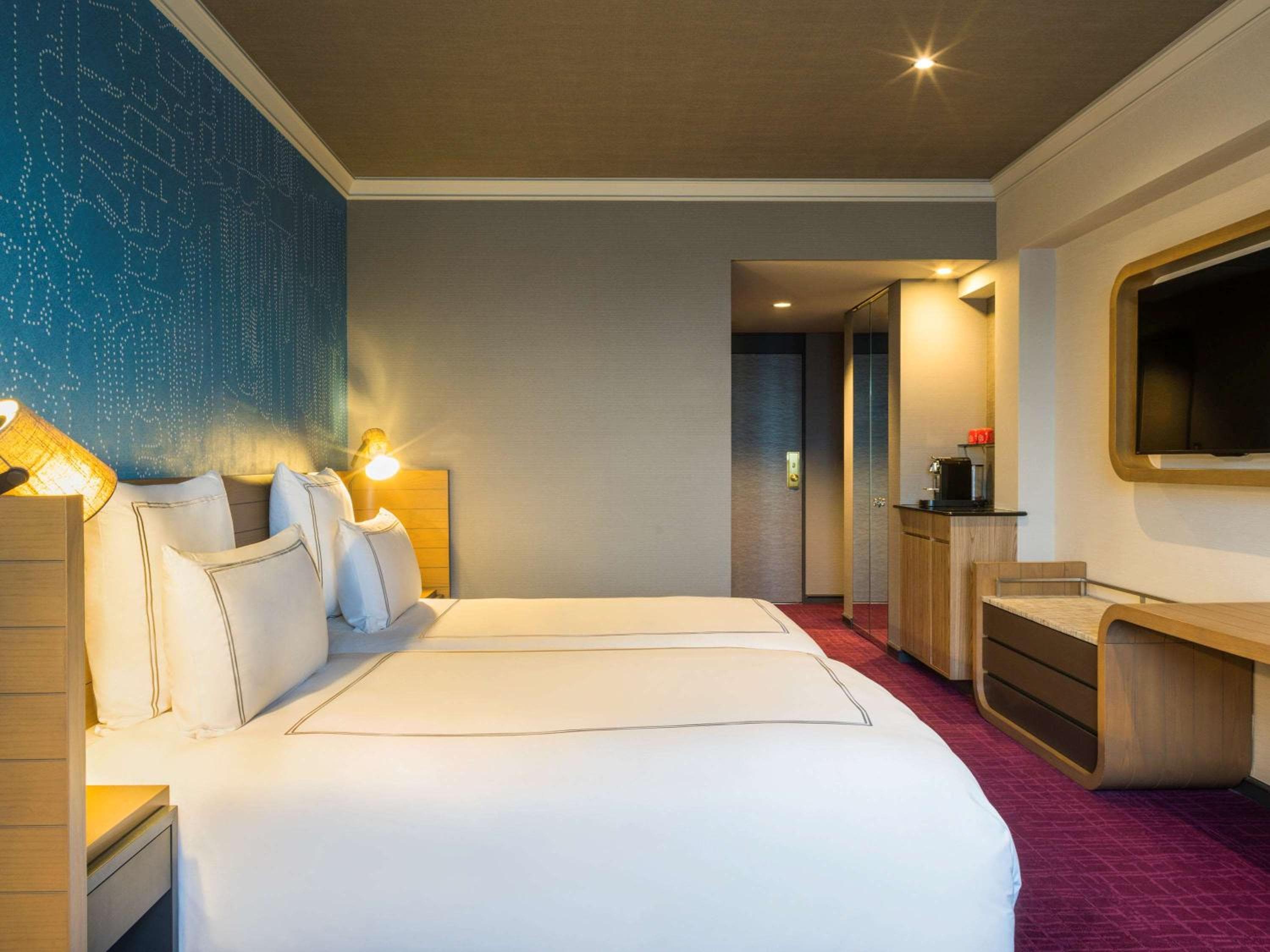 Executive Twin Room with Access to Executive Lounge