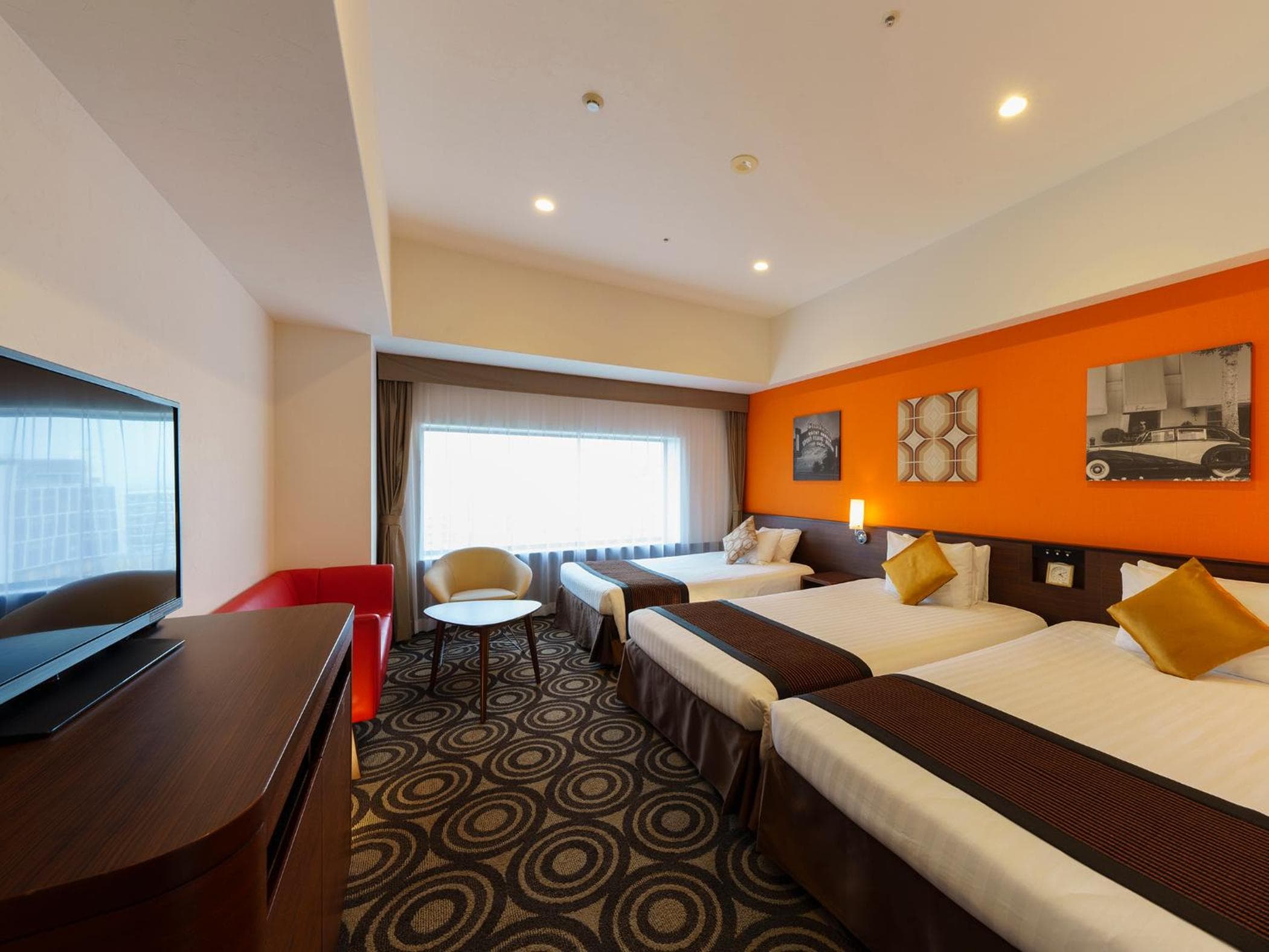 Superior Floor City View Triple Room