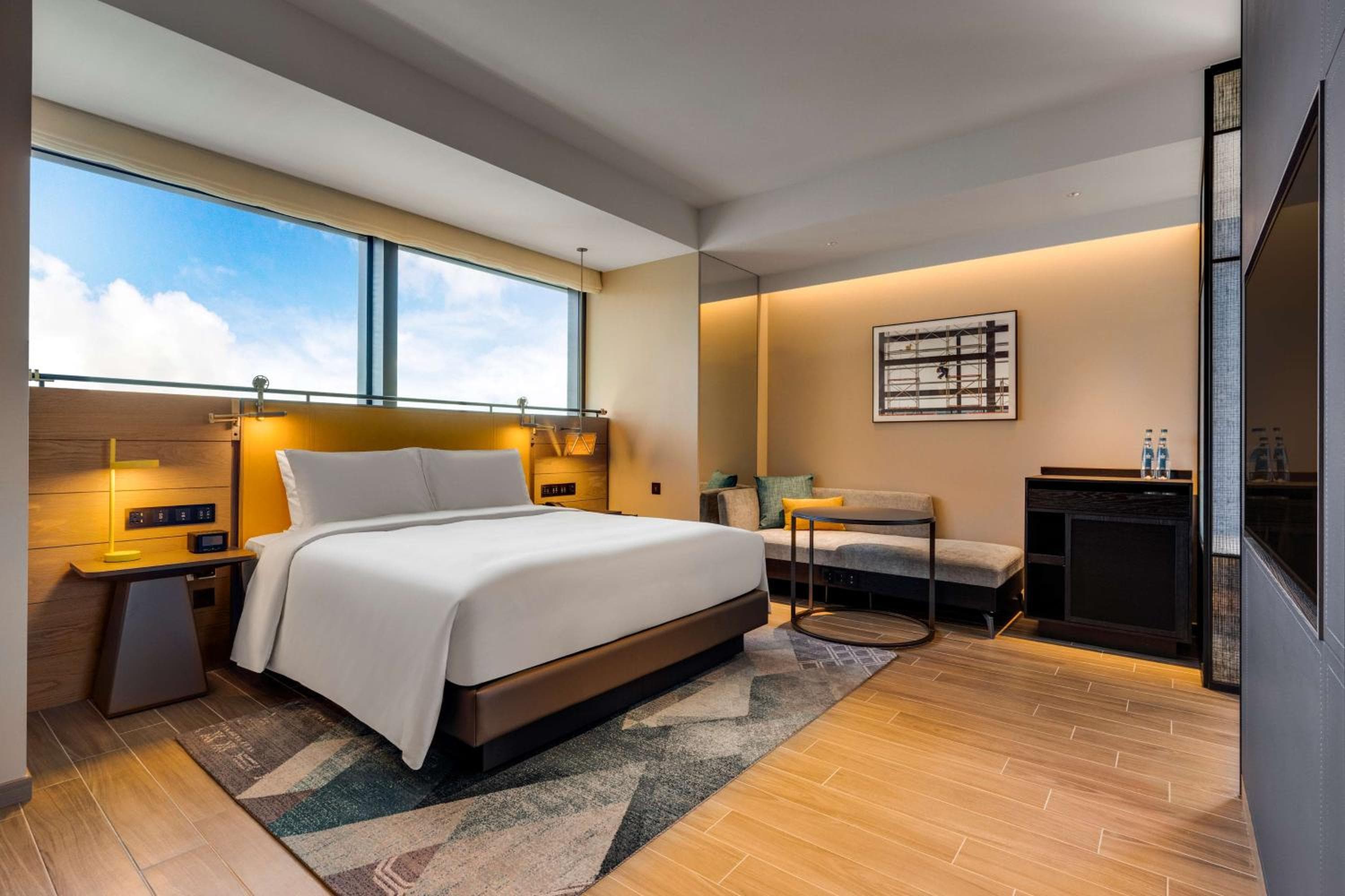 Corner King Room