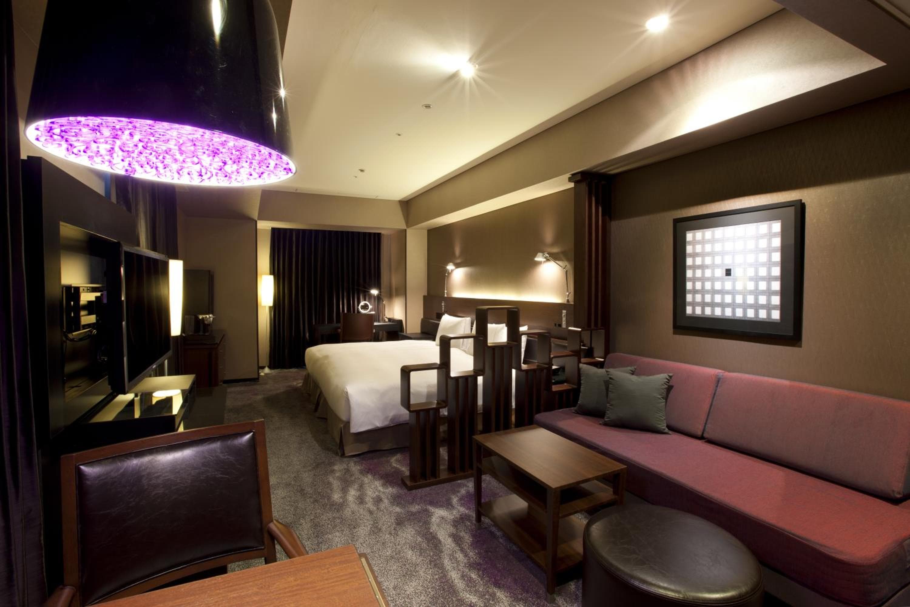 Premium Floor Deluxe King Room with Lounge Access