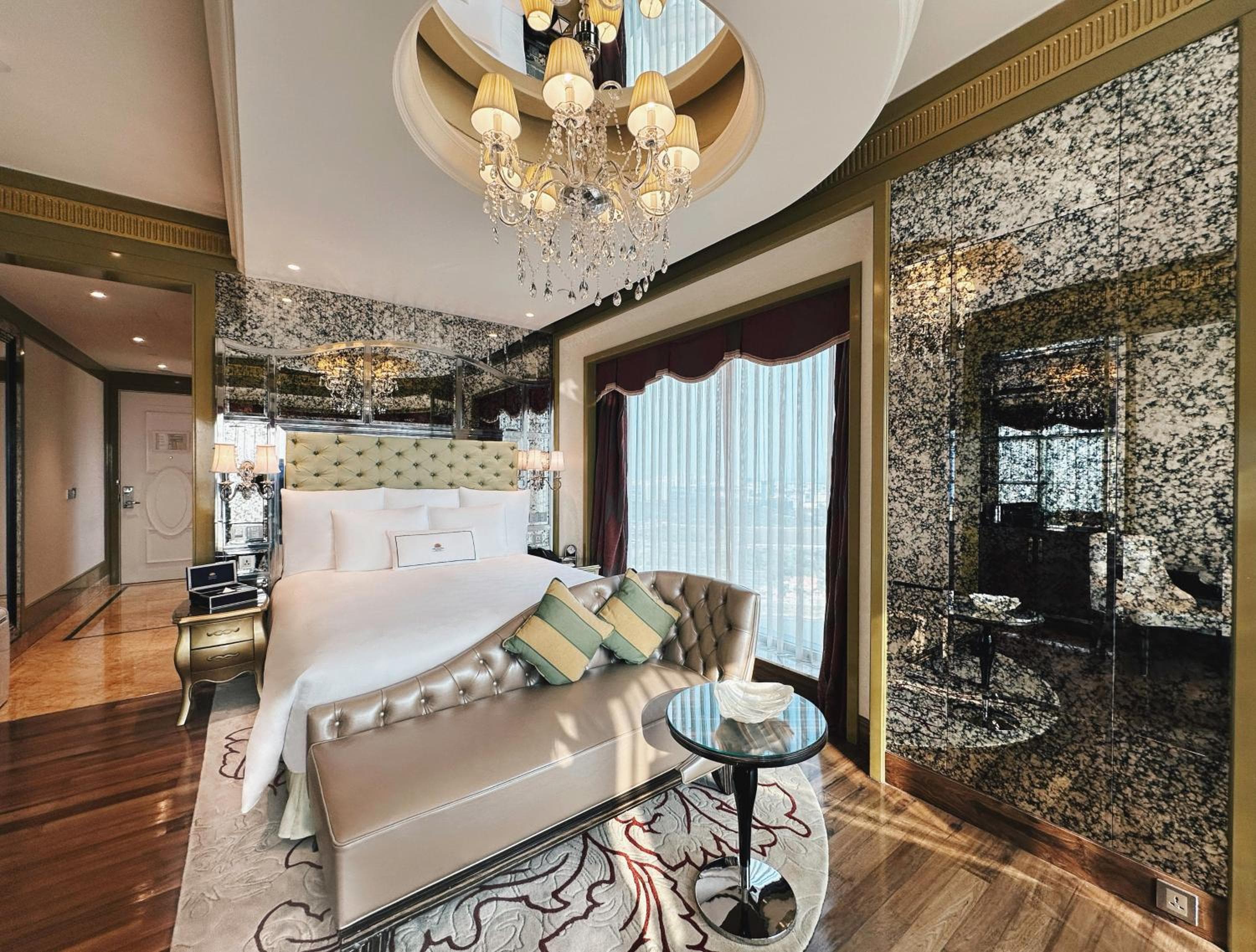 Deluxe King Room