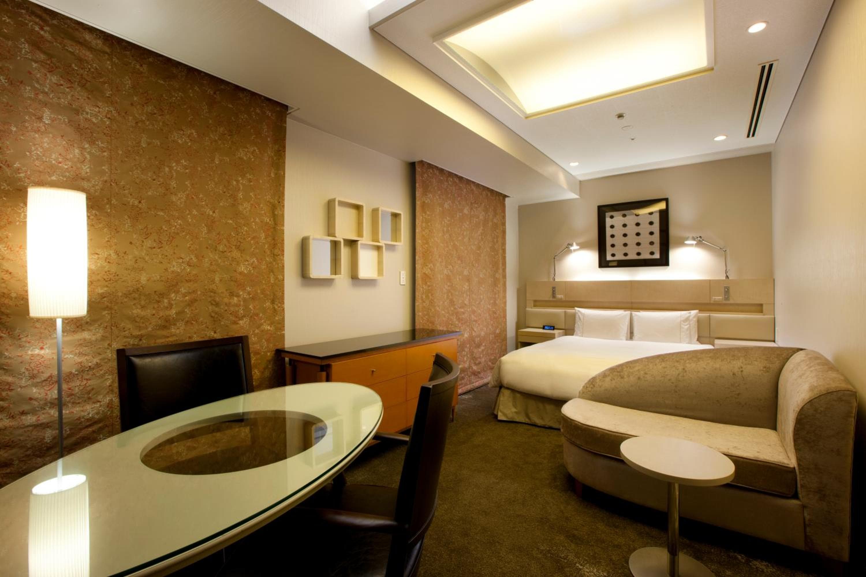 Premium Floor Moderate Double Room with Lounge Access