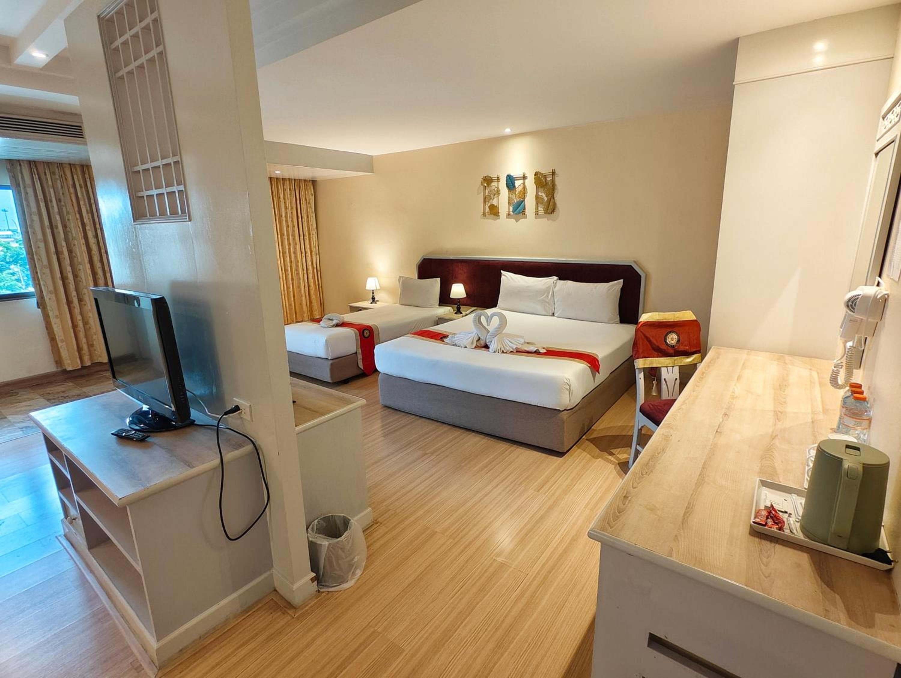 Deluxe Family Suite