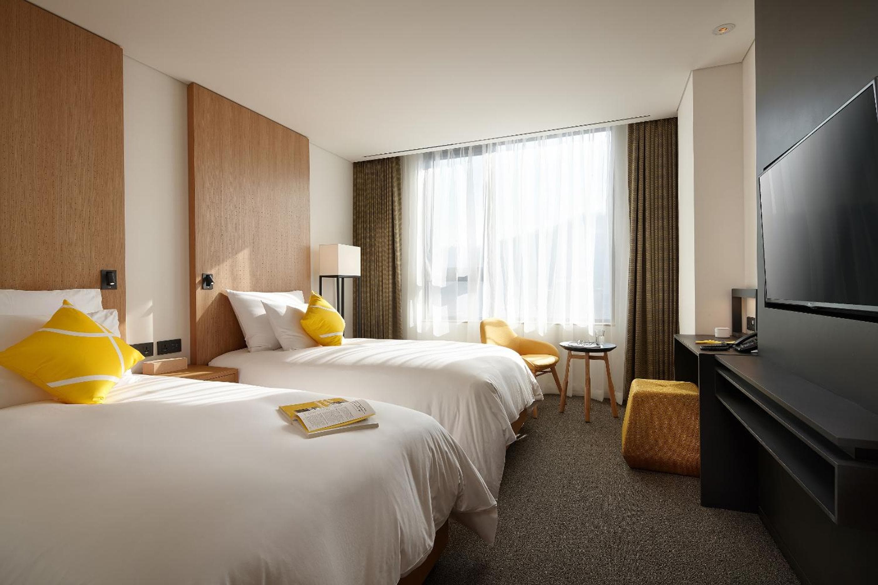 Superior Twin Room with City View