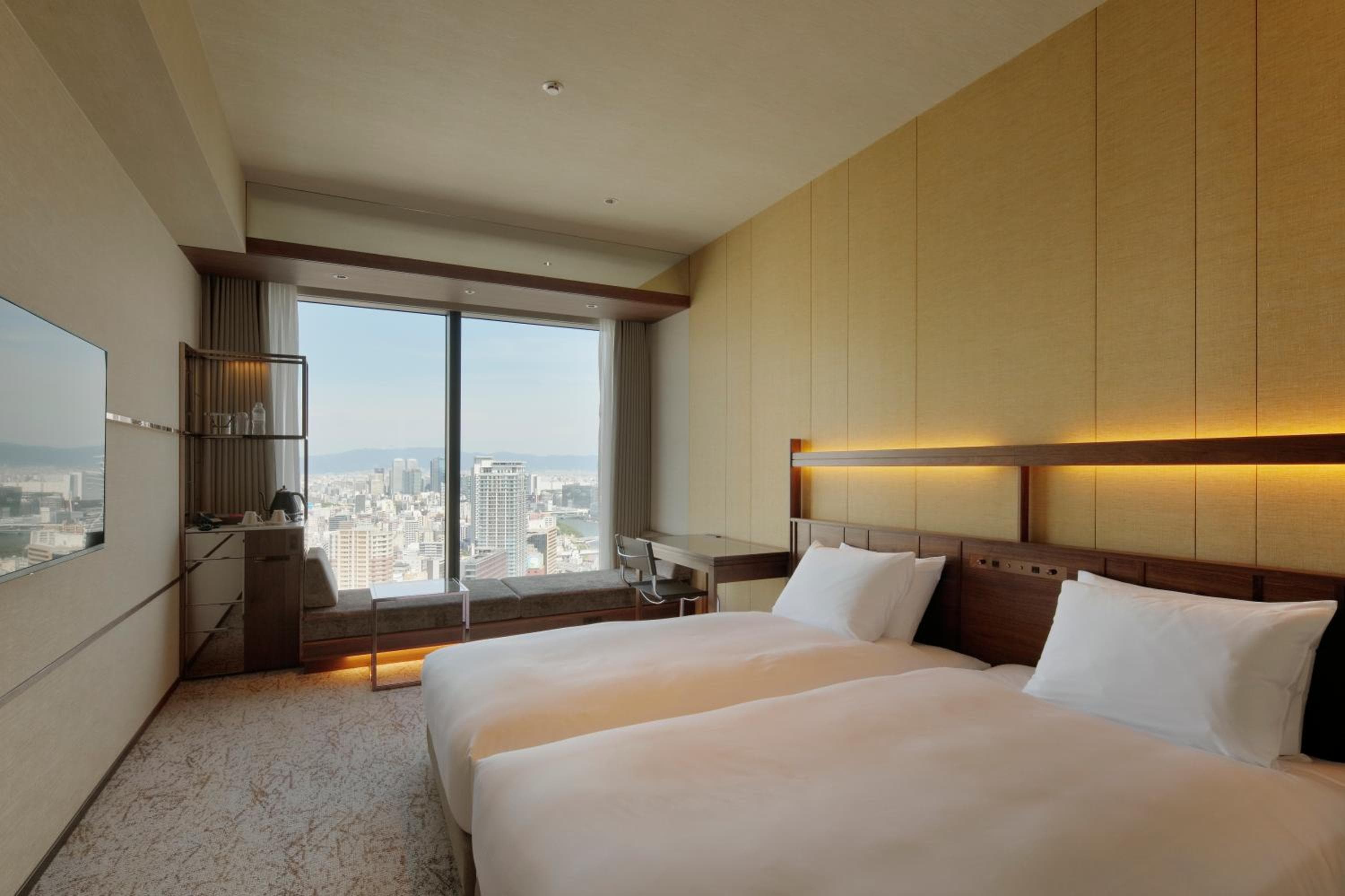 Executive Twin Room with Sofa Bed - Non-Smoking