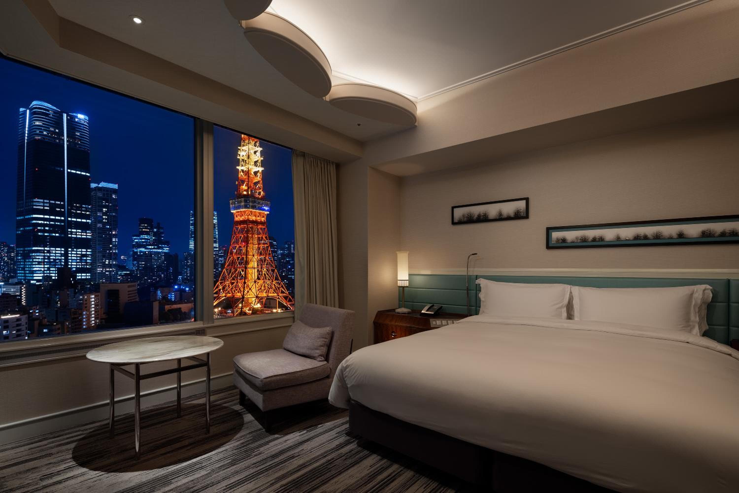 Corner King Room