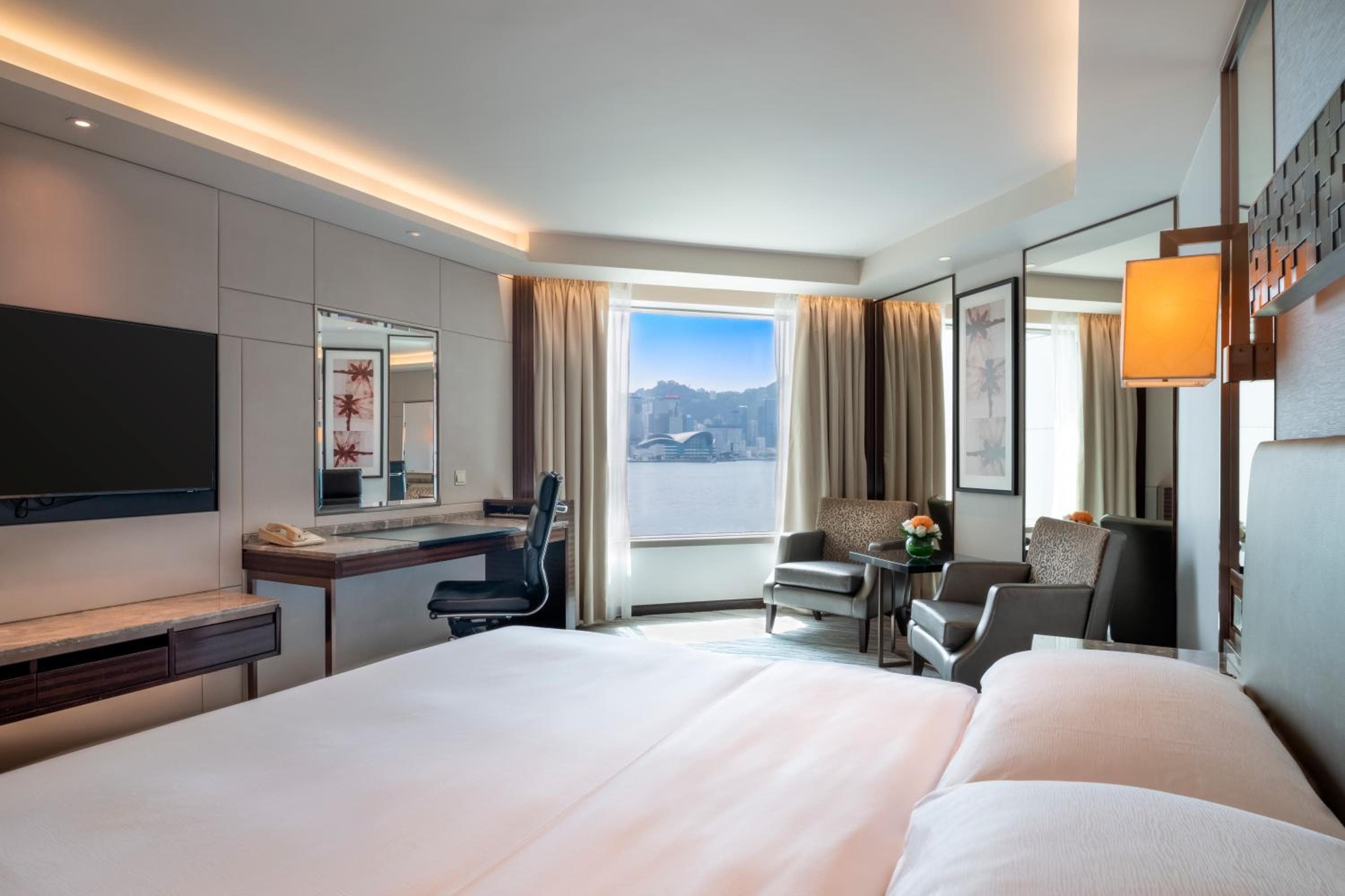 Classic King Room with Skyline Harbor View