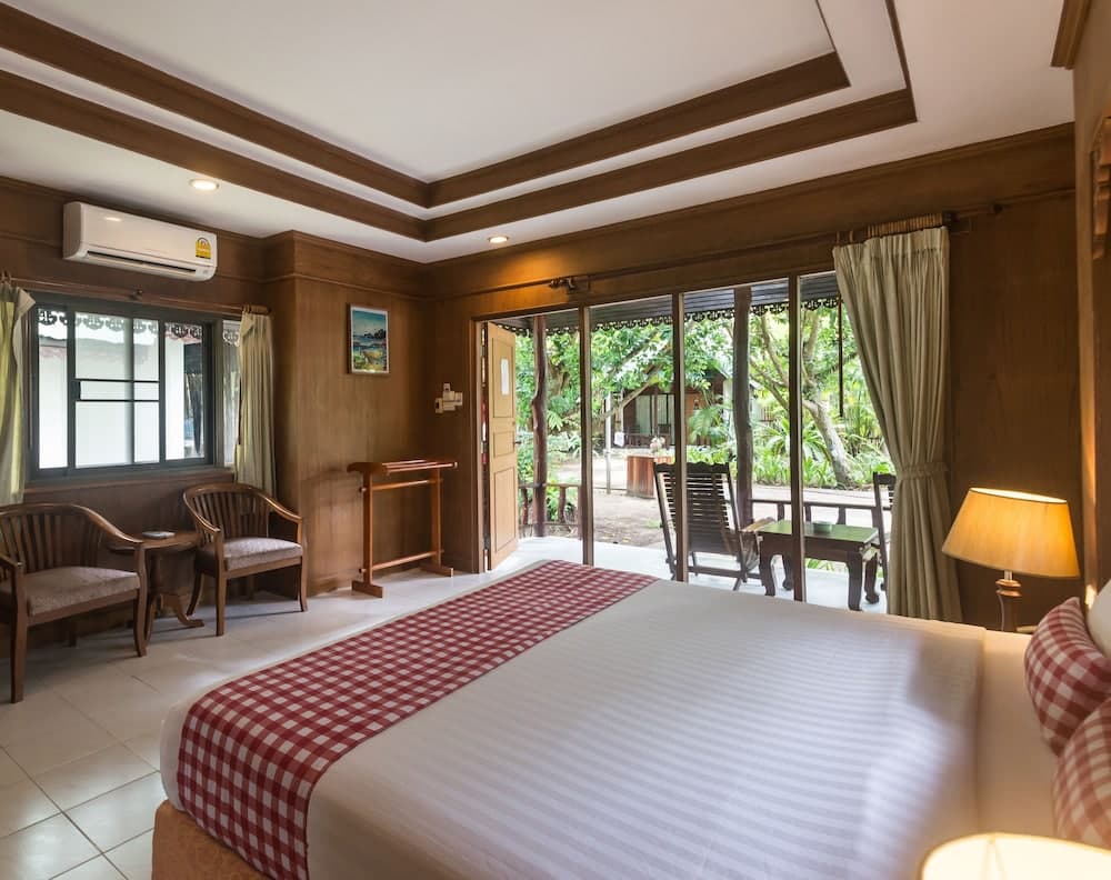 DELUXE BUNGALOW (SUNSET WING)