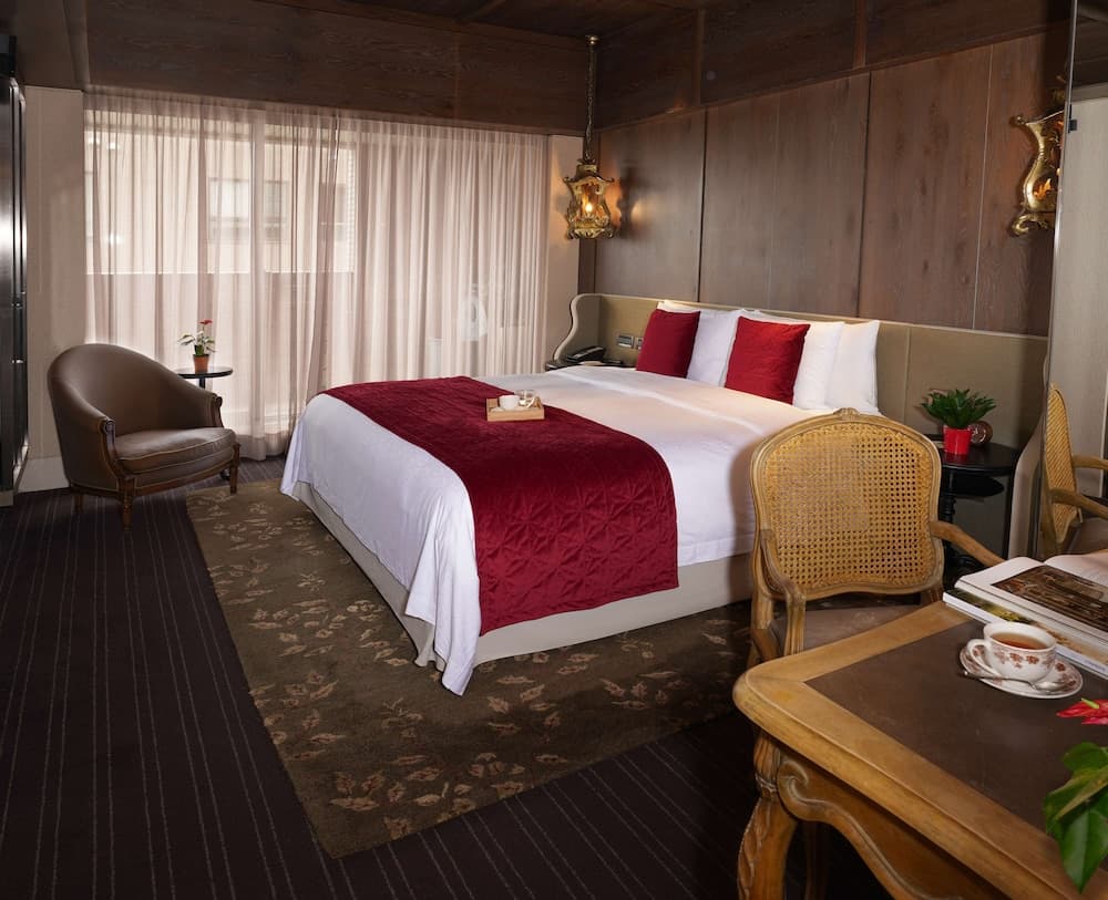 Premier Suite King Room