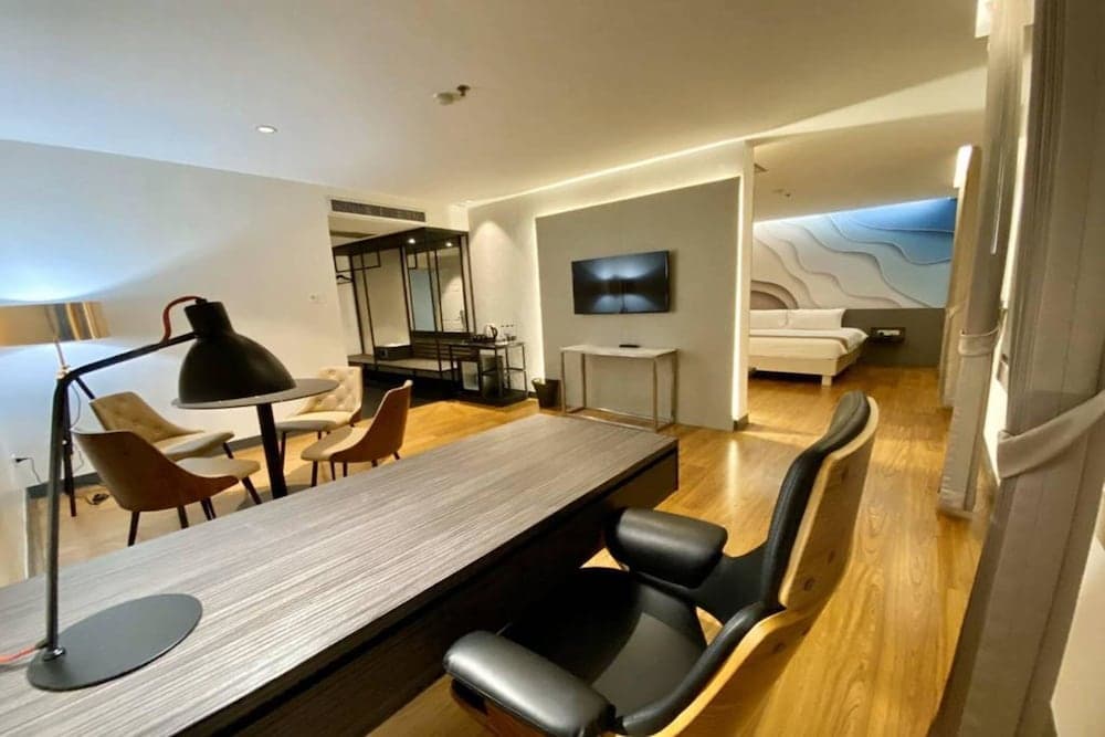 Executive Suite