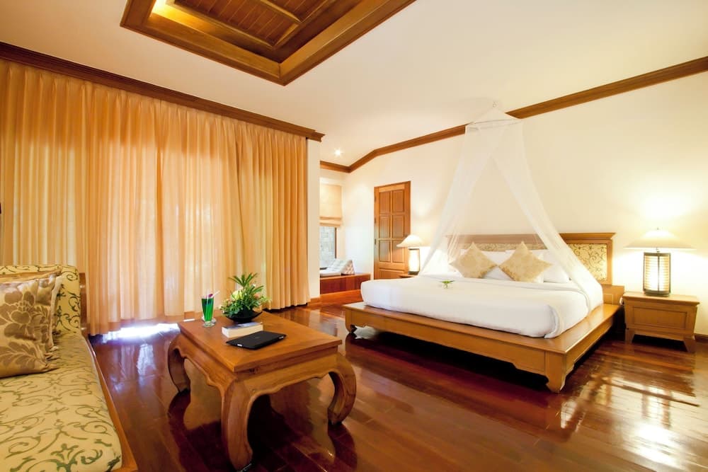 Tropical Villa Double Bed (Sunrise Wing)